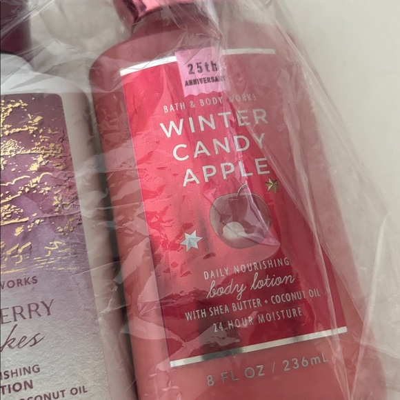 Bath & Body Works 8oz. Strawberry Snowflakes Daily Lotion & Winter Candy Apple - Picture 5 of 9